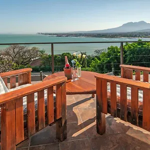 18 On Kloof Gordonʼs Bay